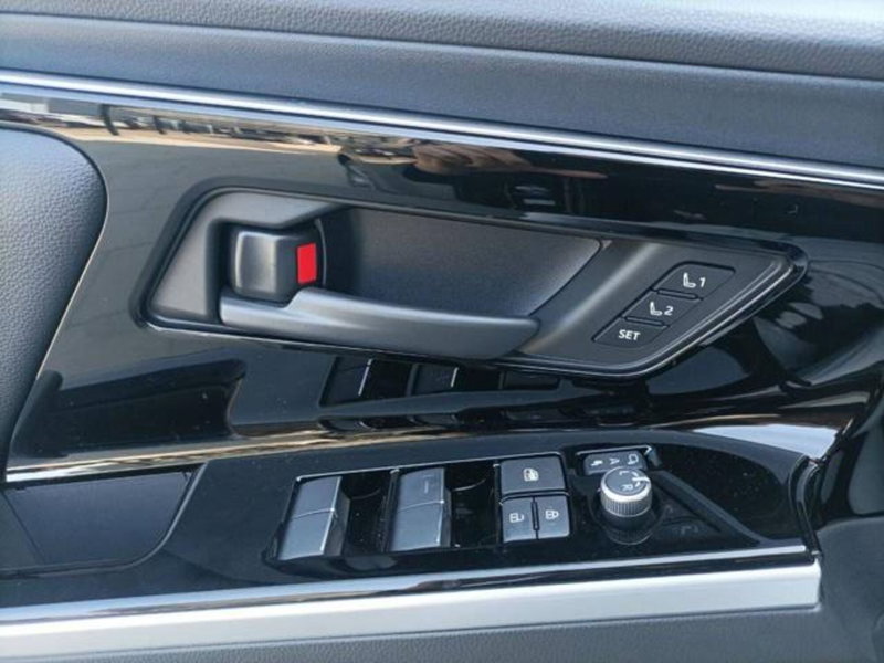 Subaru Solterra nuova a Milano (12)