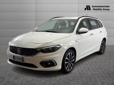 Fiat Tipo Station Wagon Tipo 1.6 Mjt S&amp;S SW Lounge del 2018 usata a Bolzano