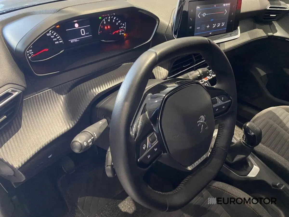 Peugeot 208 usata a Bari (12)