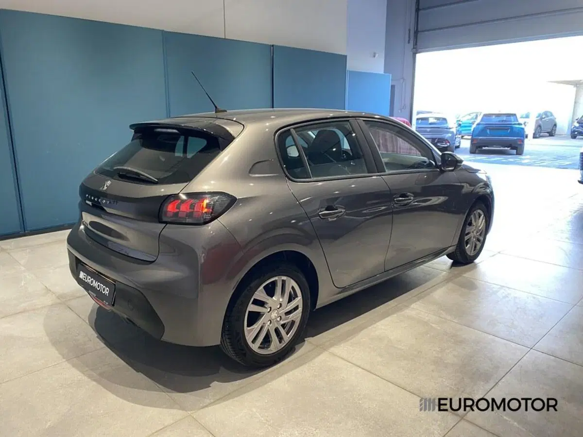 Peugeot 208 usata a Bari (7)