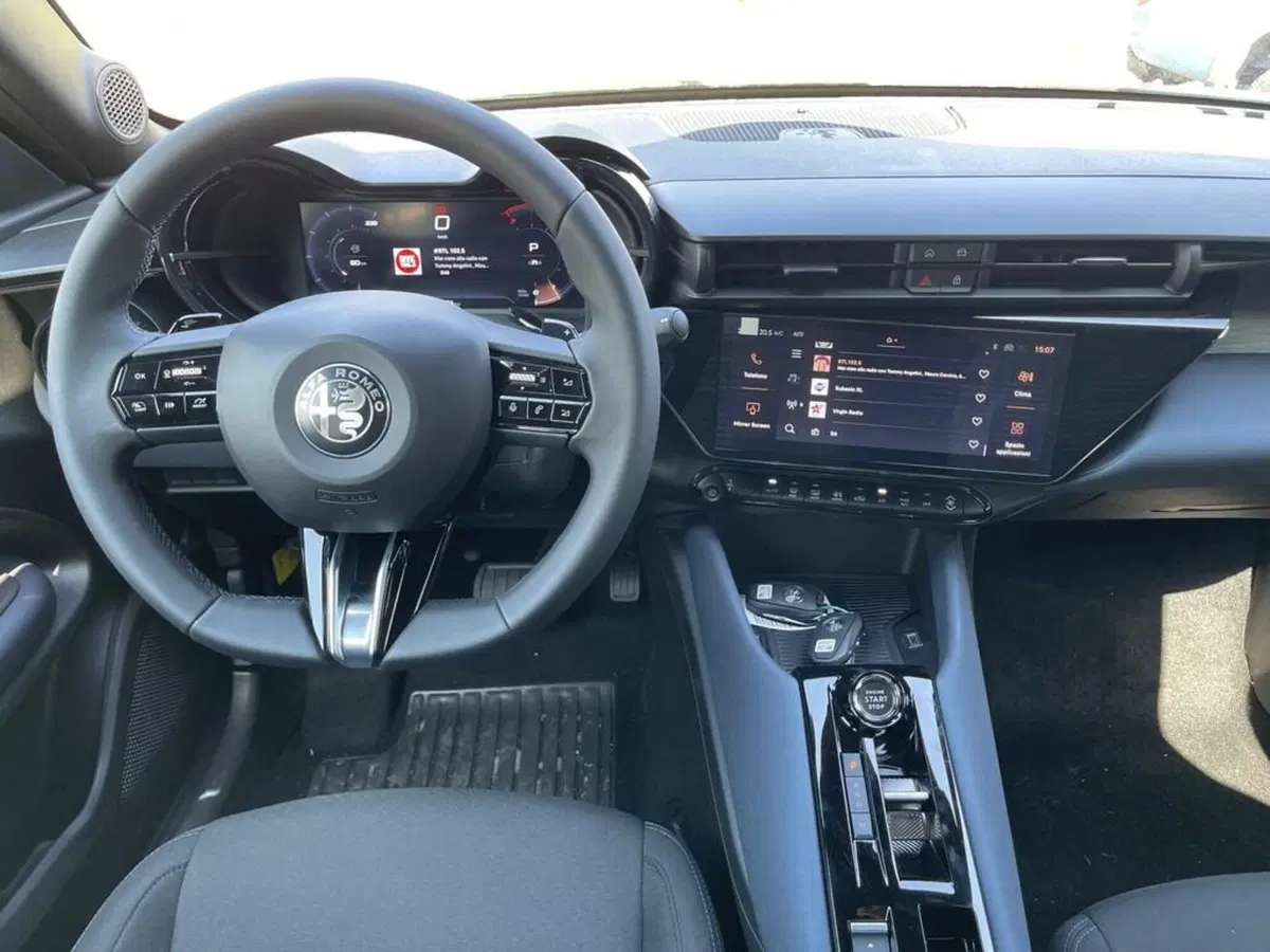 Alfa Romeo Junior nuova a Sondrio (11)