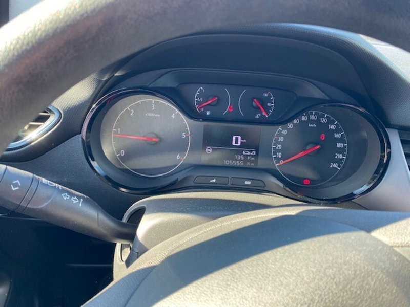 Opel Crossland X usata a Catania (12)