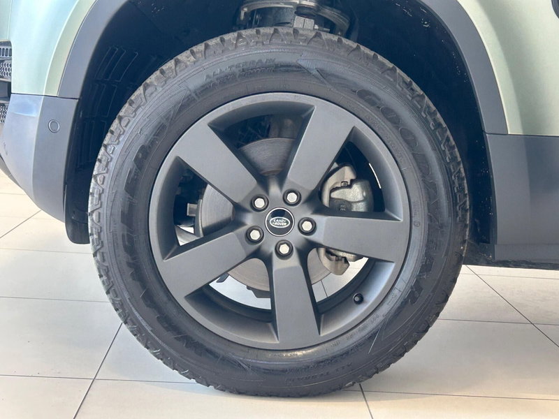 Land Rover Defender usata a Napoli (9)