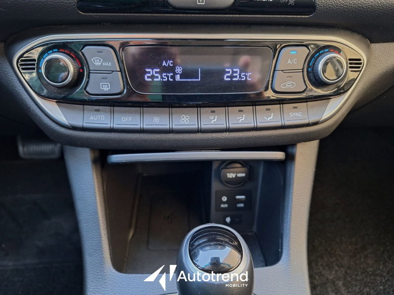 Hyundai i30 Station Wagon usata a Bari (13)