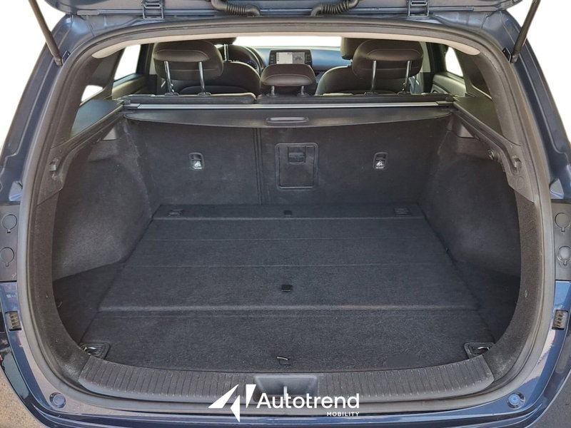 Hyundai i30 Station Wagon usata a Bari (15)