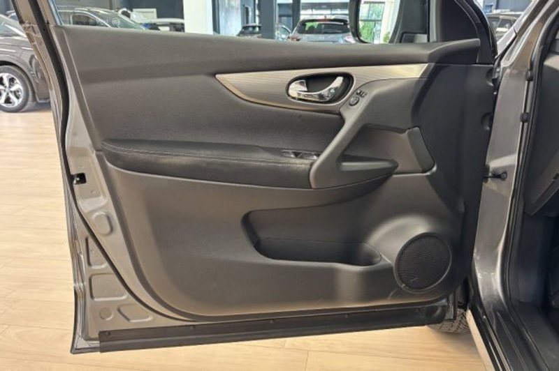 Nissan Qashqai usata a Latina (12)