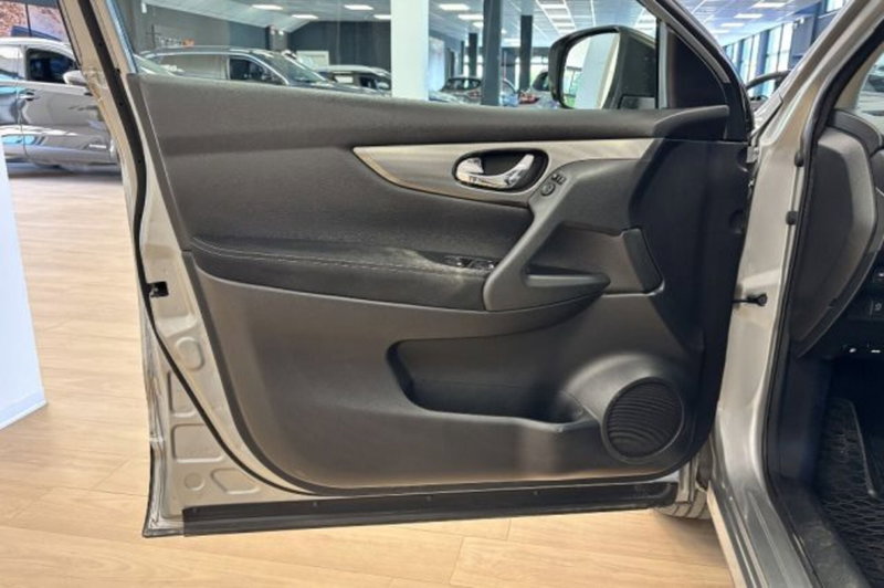 Nissan Qashqai usata a Latina (12)