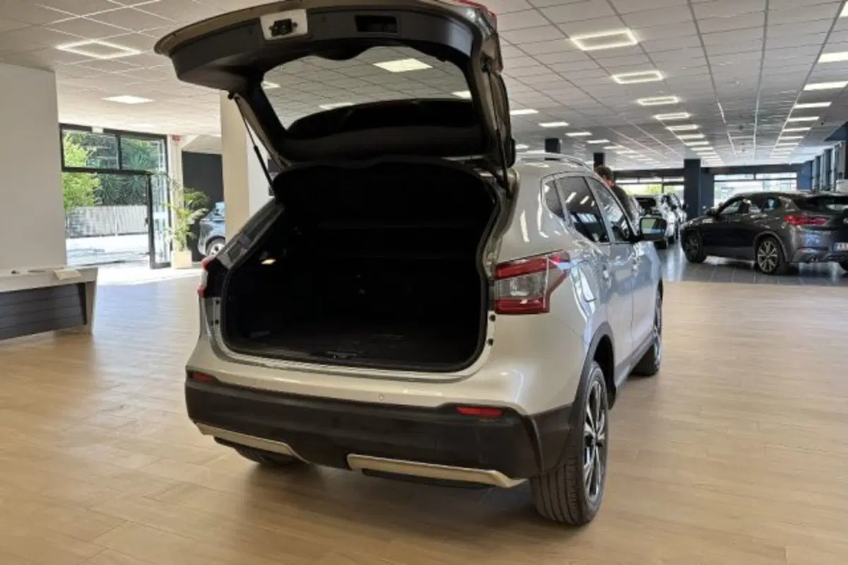 Nissan Qashqai usata a Latina (7)