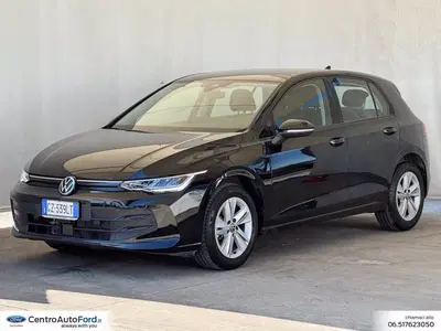 Volkswagen Golf 2.0 TDI SCR Life del 2025 usata a Albano Laziale