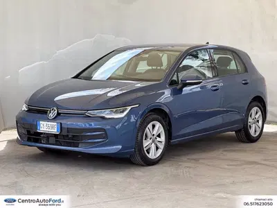 Volkswagen Golf 2.0 TDI SCR Life del 2025 usata a Albano Laziale