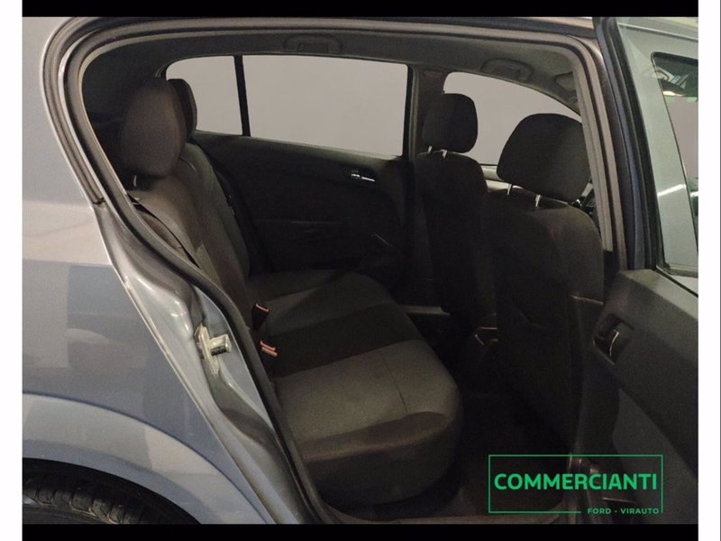Opel Astra usata a Catania (13)