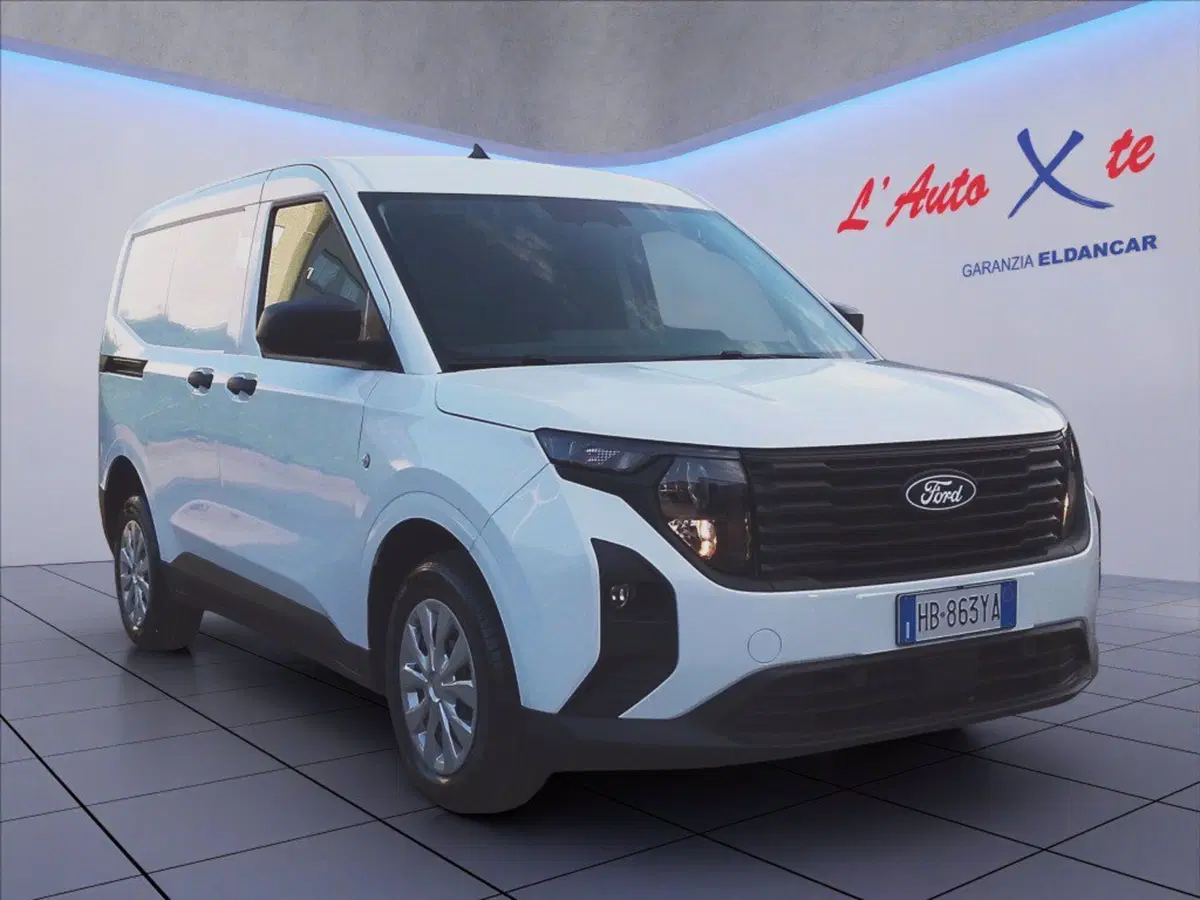 Ford Transit Courier Furgone nuova a Milano