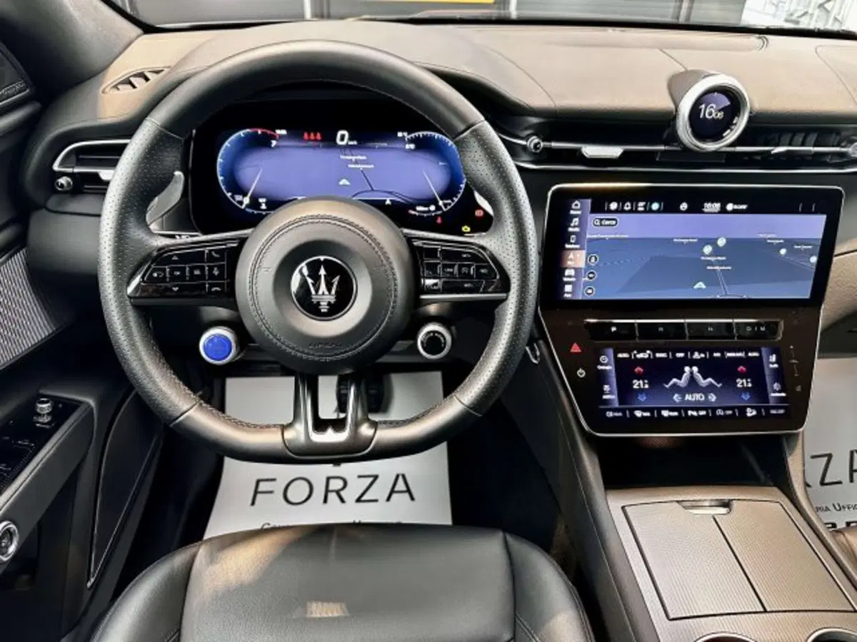Maserati Grecale usata a Torino (14)