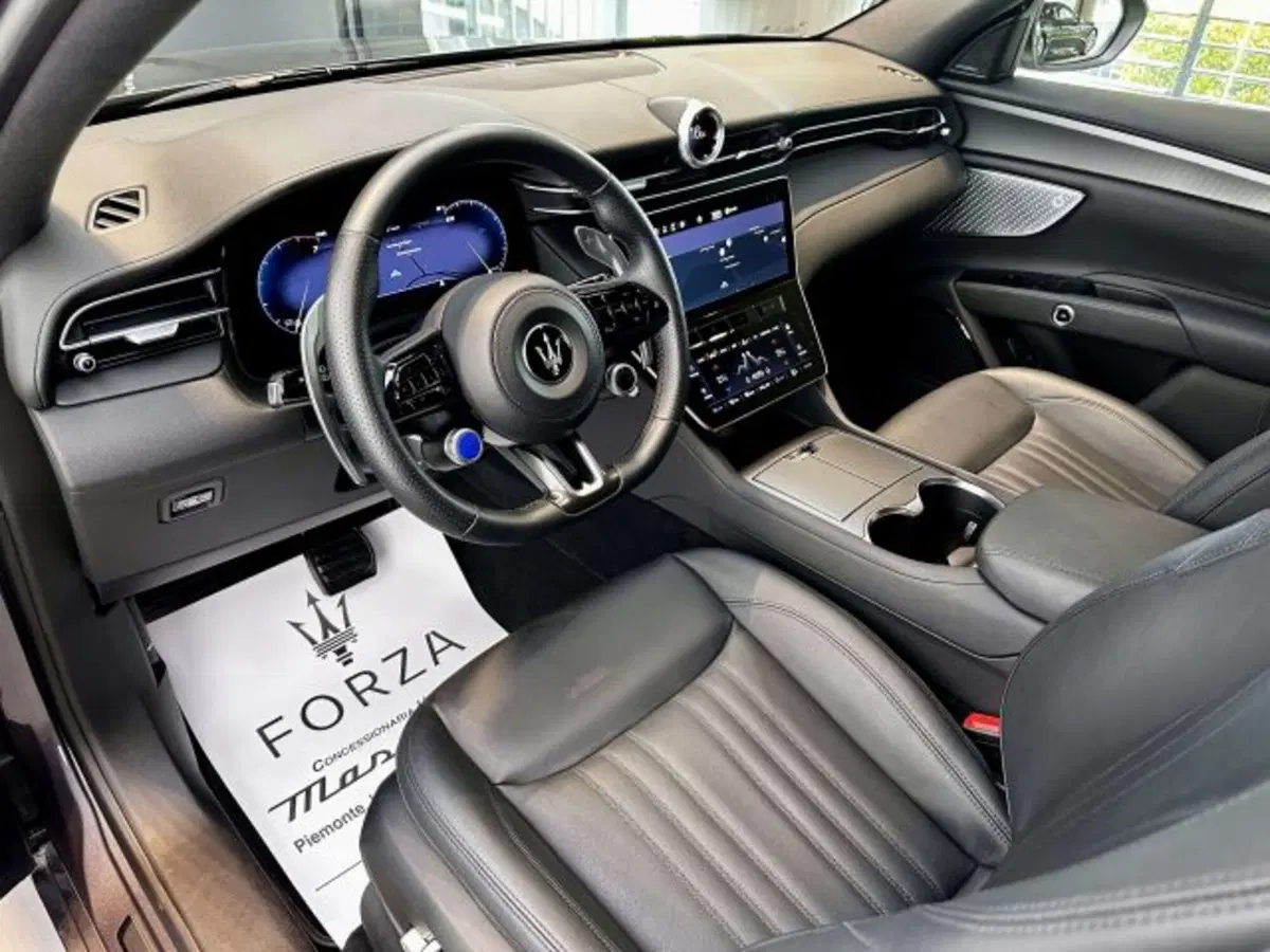 Maserati Grecale usata a Torino (9)