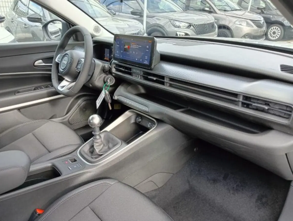 Jeep Avenger nuova a Brescia (17)