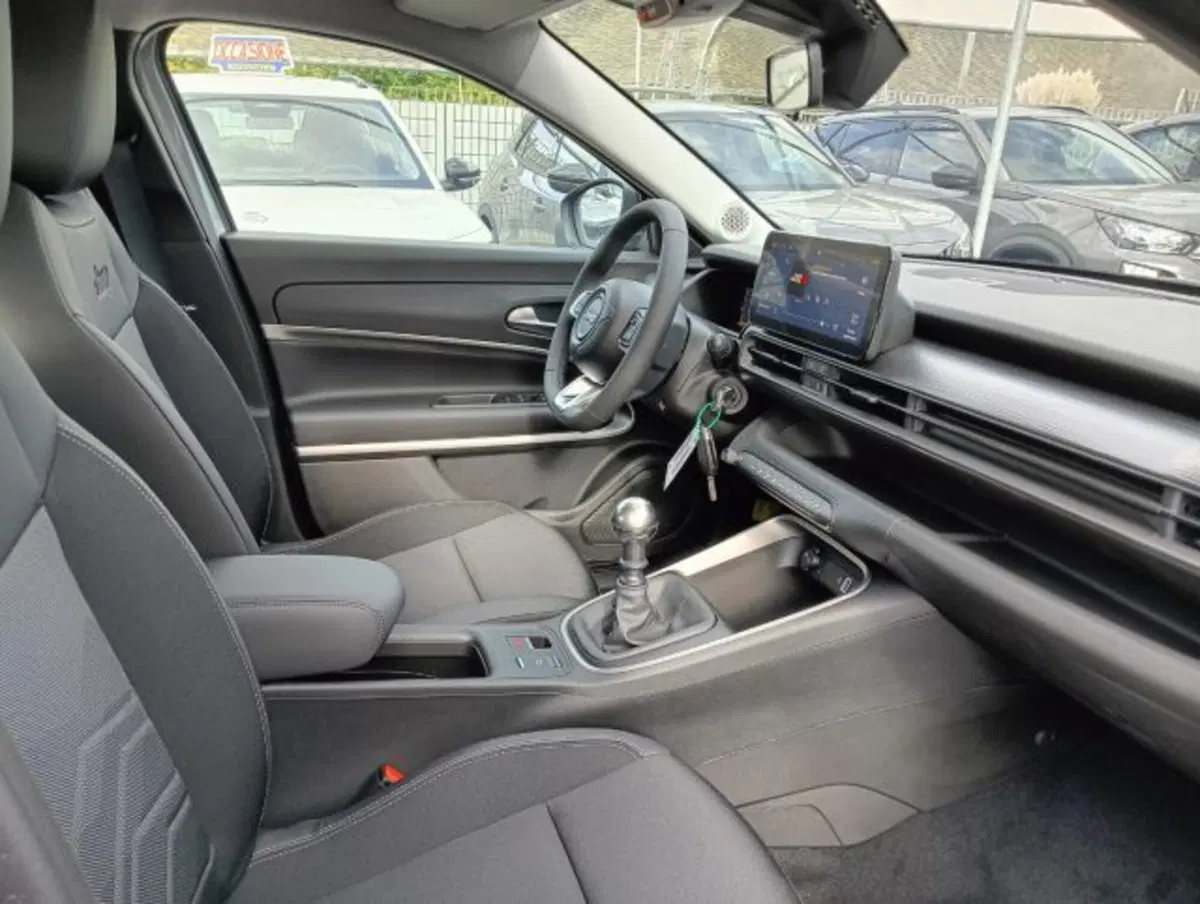 Jeep Avenger nuova a Brescia (18)