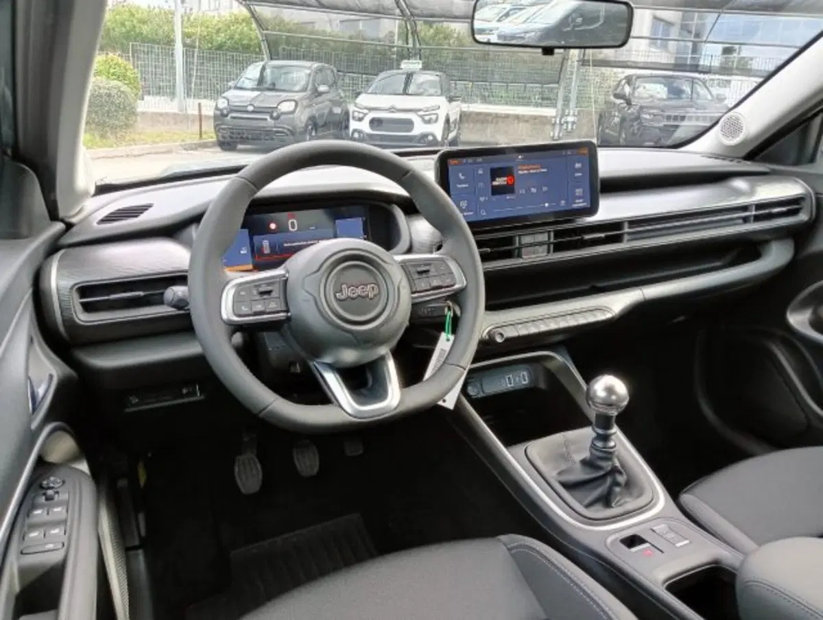 Jeep Avenger nuova a Brescia (6)