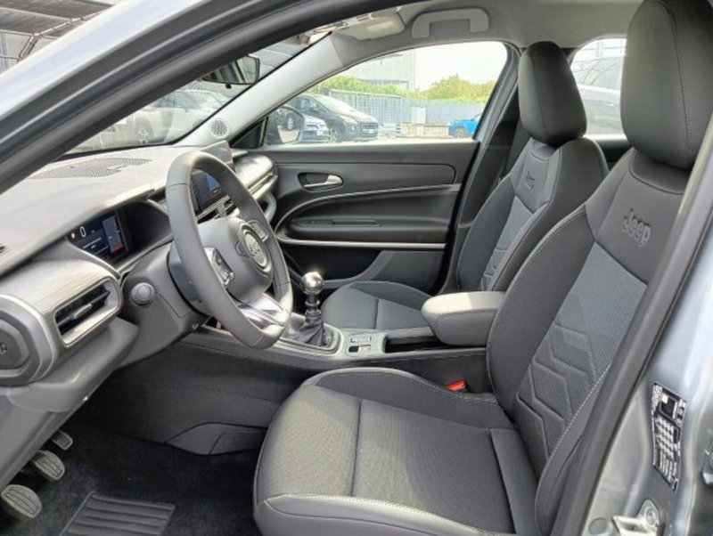 Jeep Avenger nuova a Brescia (9)
