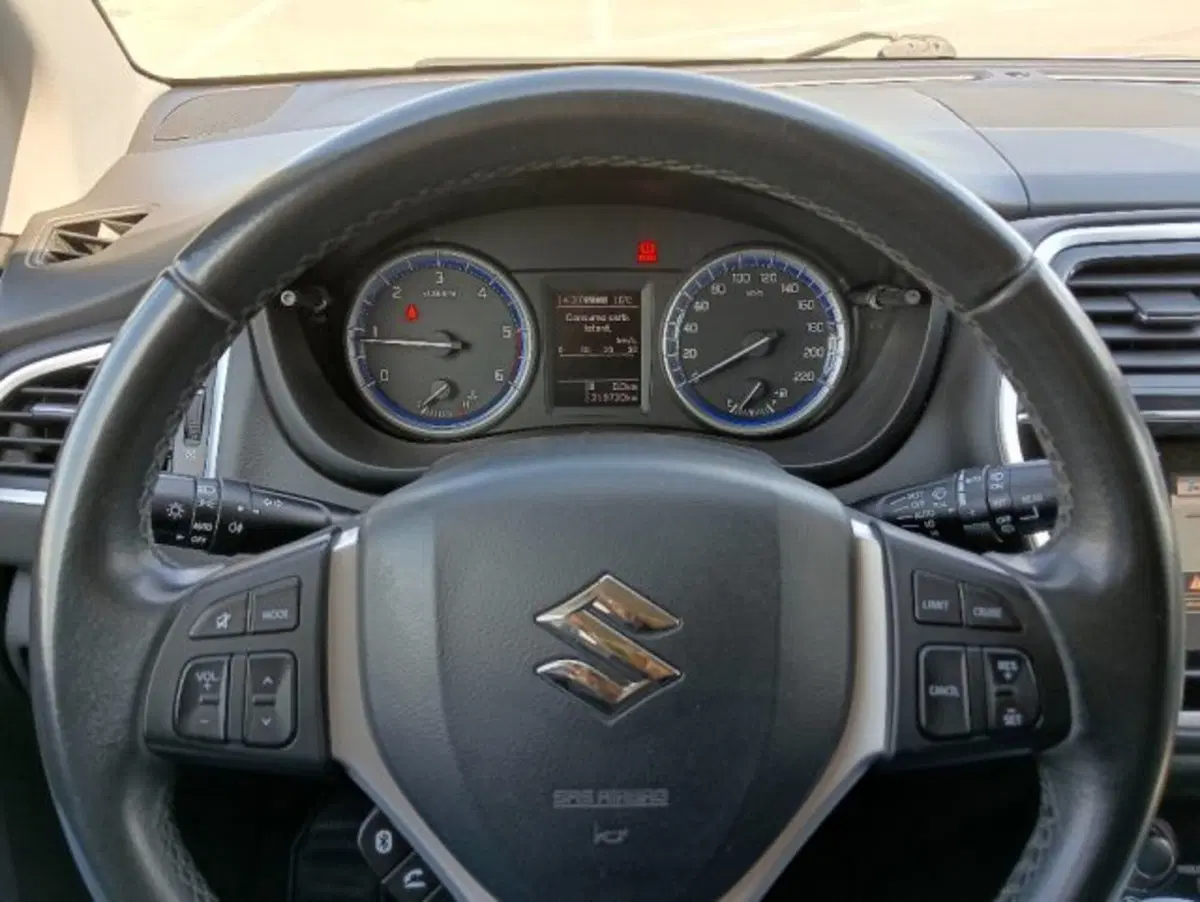 Suzuki S-Cross usata a Brescia (7)