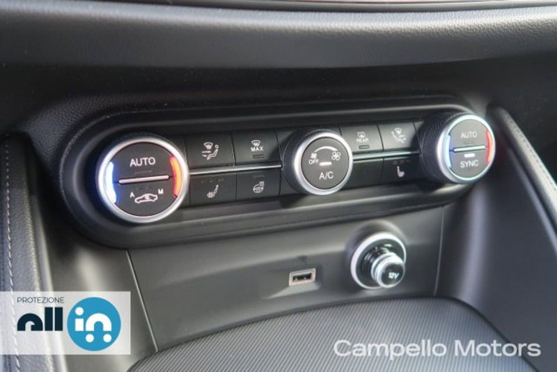 Alfa Romeo Stelvio nuova a Venezia (12)