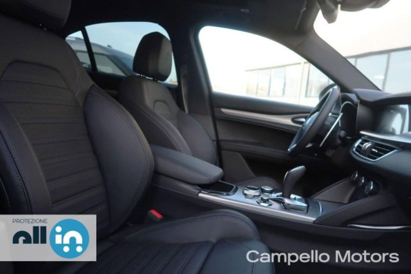 Alfa Romeo Stelvio nuova a Venezia (15)