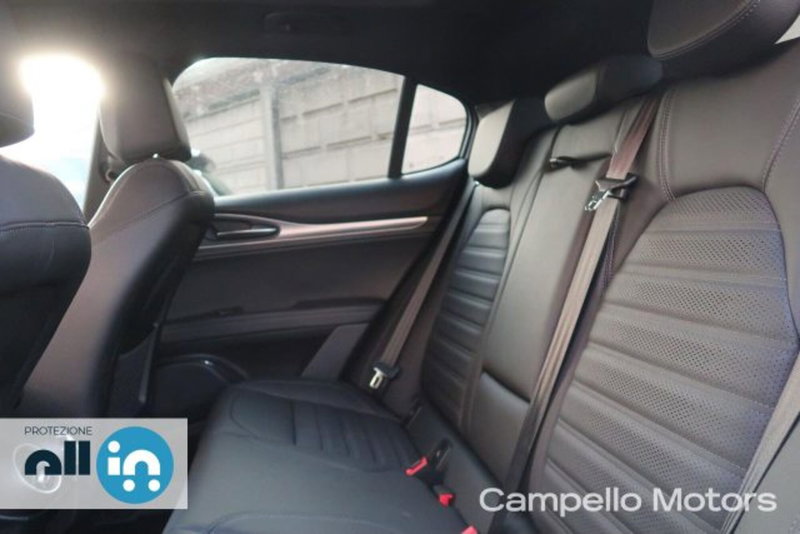 Alfa Romeo Stelvio nuova a Venezia (6)