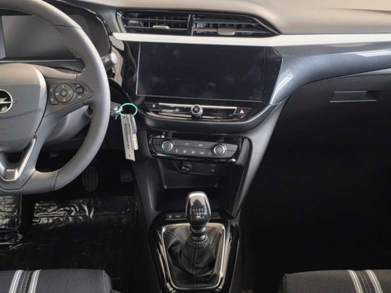 Opel Corsa nuova a Sondrio (13)