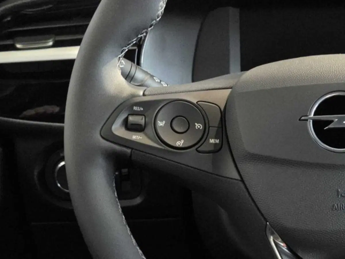 Opel Corsa nuova a Sondrio (18)
