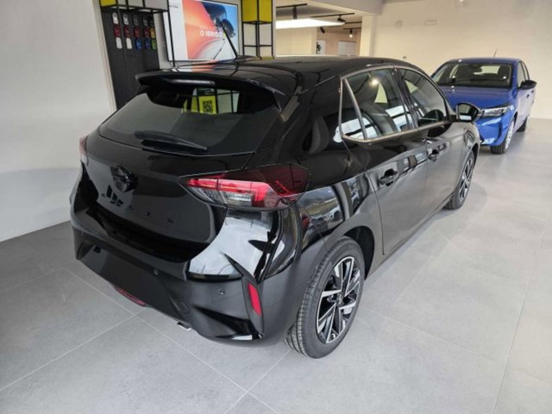 Opel Corsa nuova a Sondrio (5)