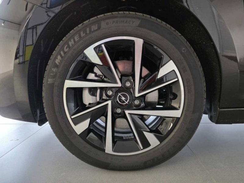 Opel Corsa nuova a Sondrio (9)