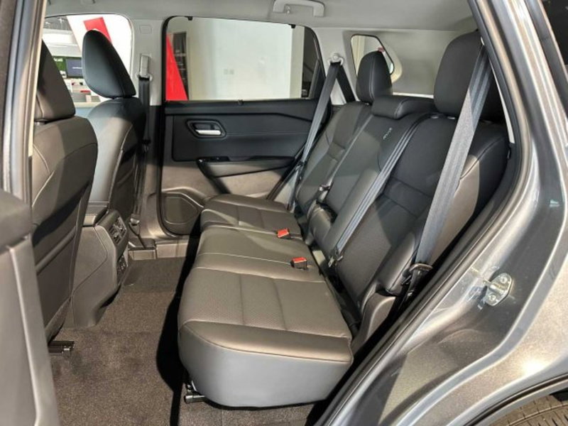 Nissan X-Trail nuova a Sondrio (11)