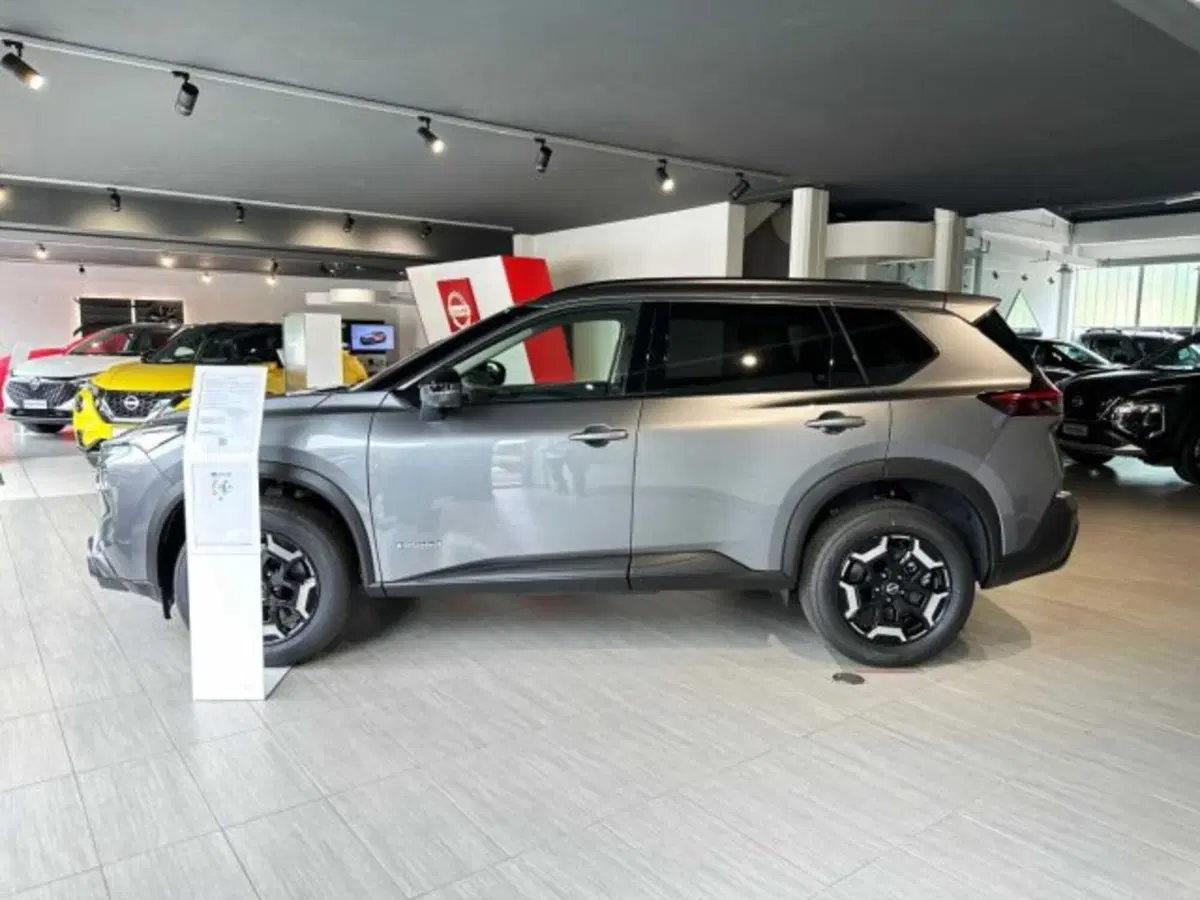 Nissan X-Trail nuova a Sondrio (2)