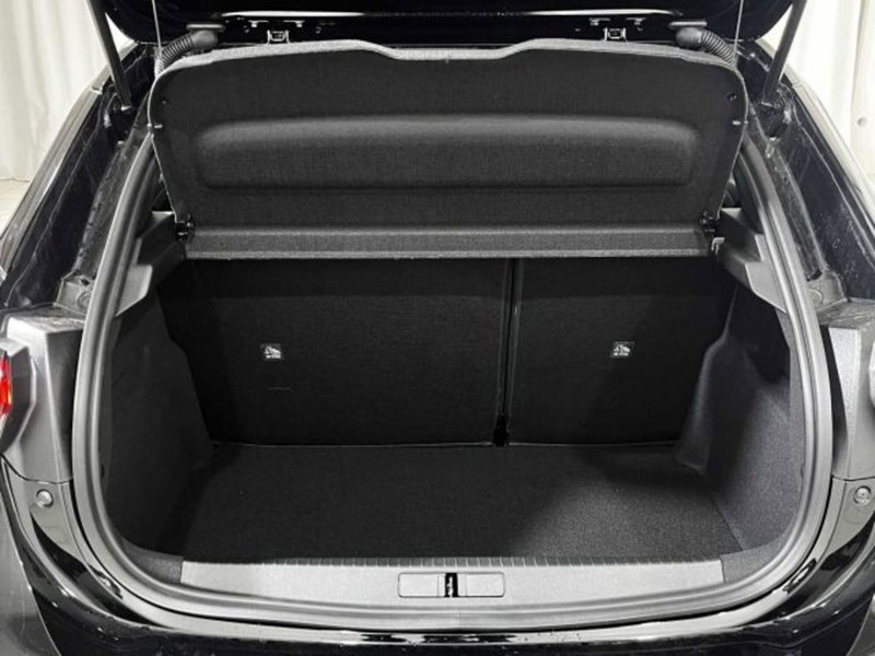 Opel Corsa nuova a Sondrio (15)