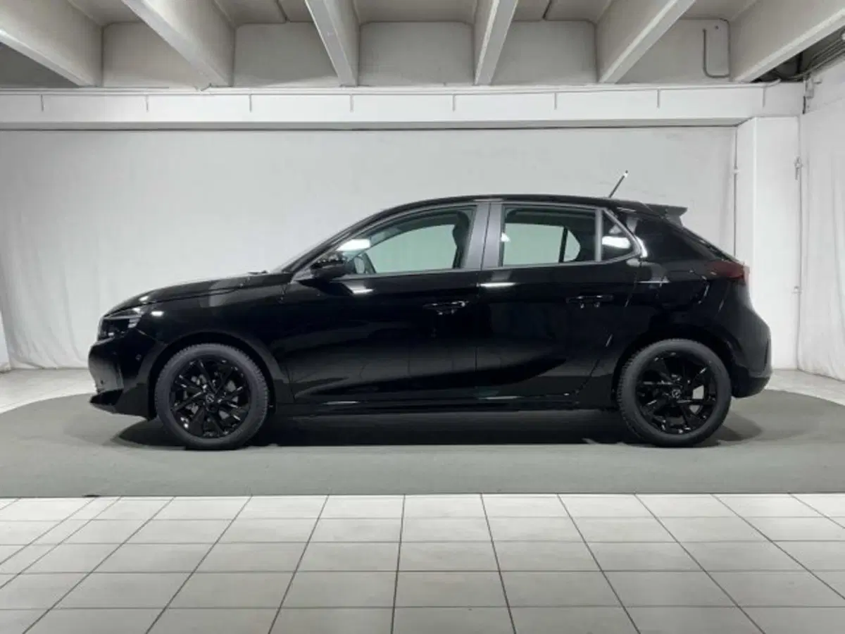 Opel Corsa nuova a Sondrio (2)