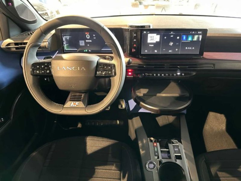 Lancia Ypsilon nuova a Sondrio (12)