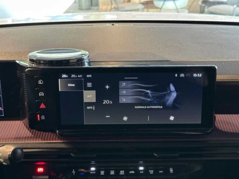 Lancia Ypsilon nuova a Sondrio (19)