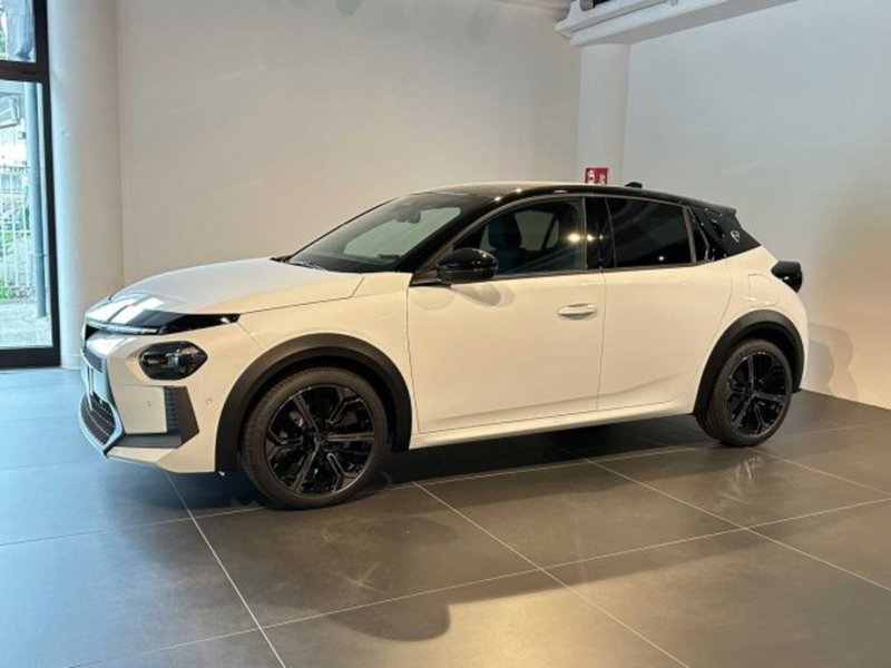 Lancia Ypsilon nuova a Sondrio (2)