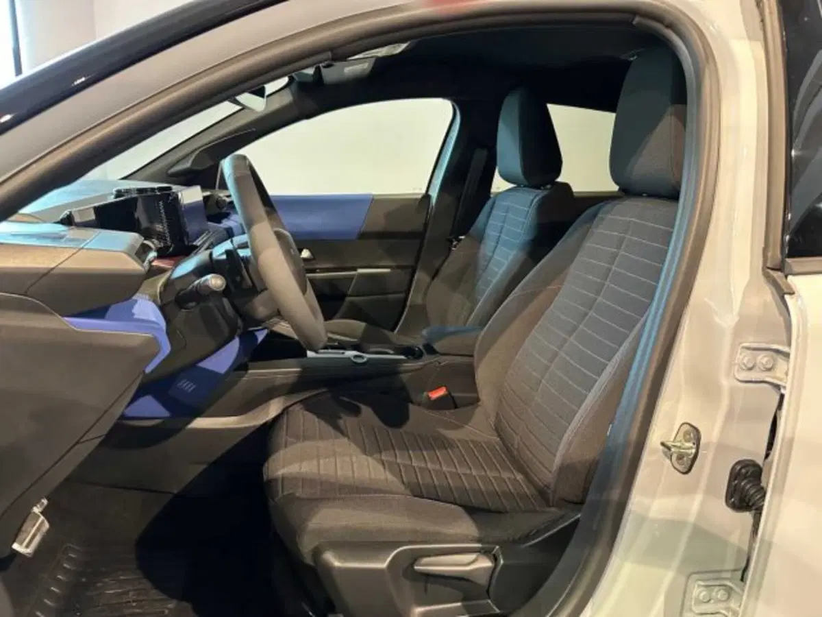 Lancia Ypsilon nuova a Sondrio (9)