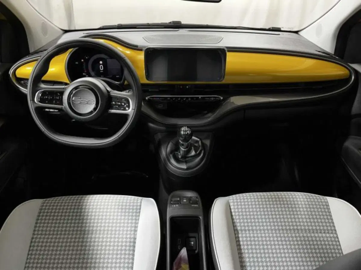Fiat 500 nuova a Sondrio (12)
