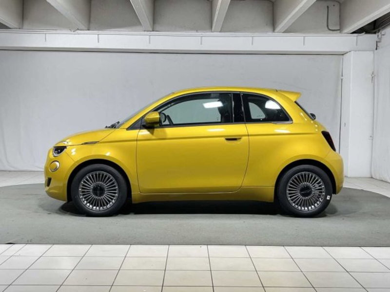 Fiat 500 nuova a Sondrio (2)