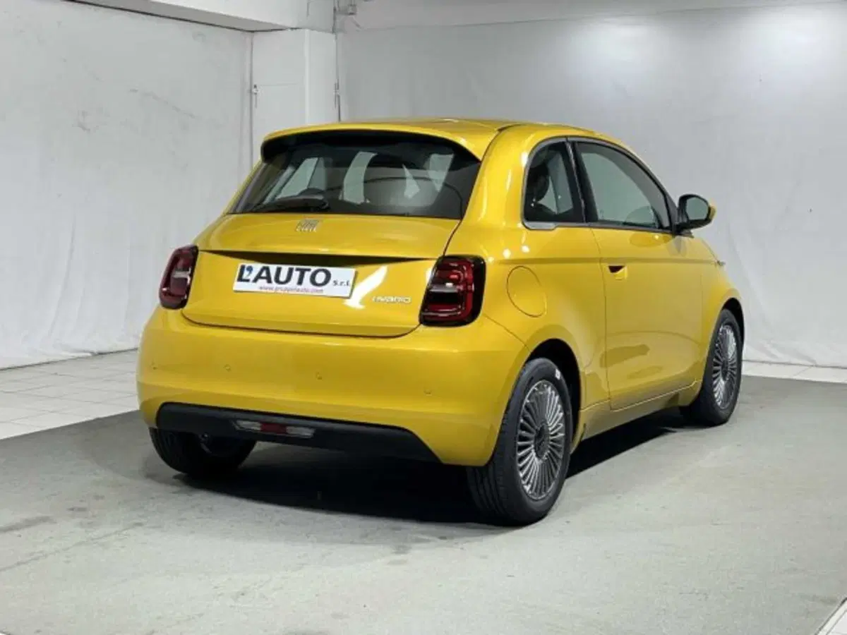 Fiat 500 nuova a Sondrio (4)