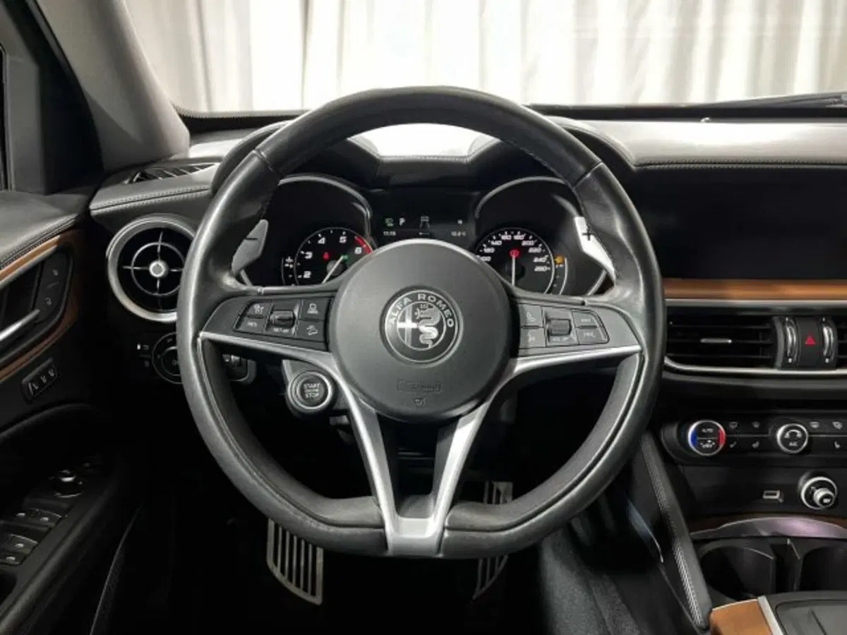 Alfa Romeo Stelvio usata a Sondrio (19)