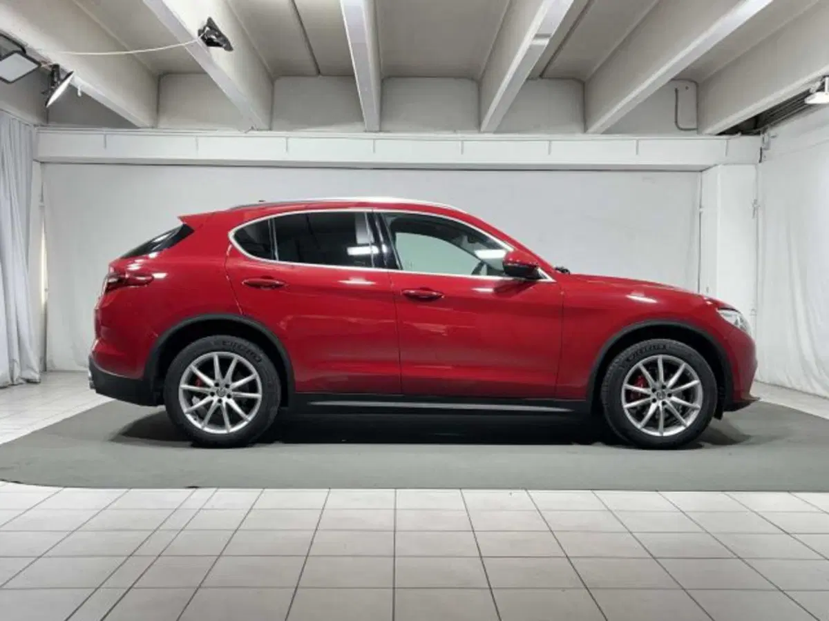Alfa Romeo Stelvio usata a Sondrio (6)
