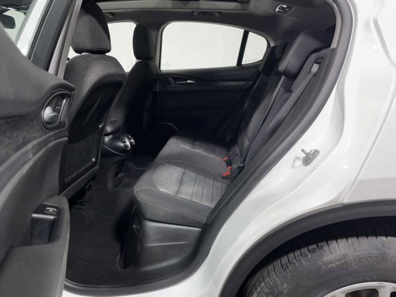 Alfa Romeo Stelvio usata a Sondrio (11)