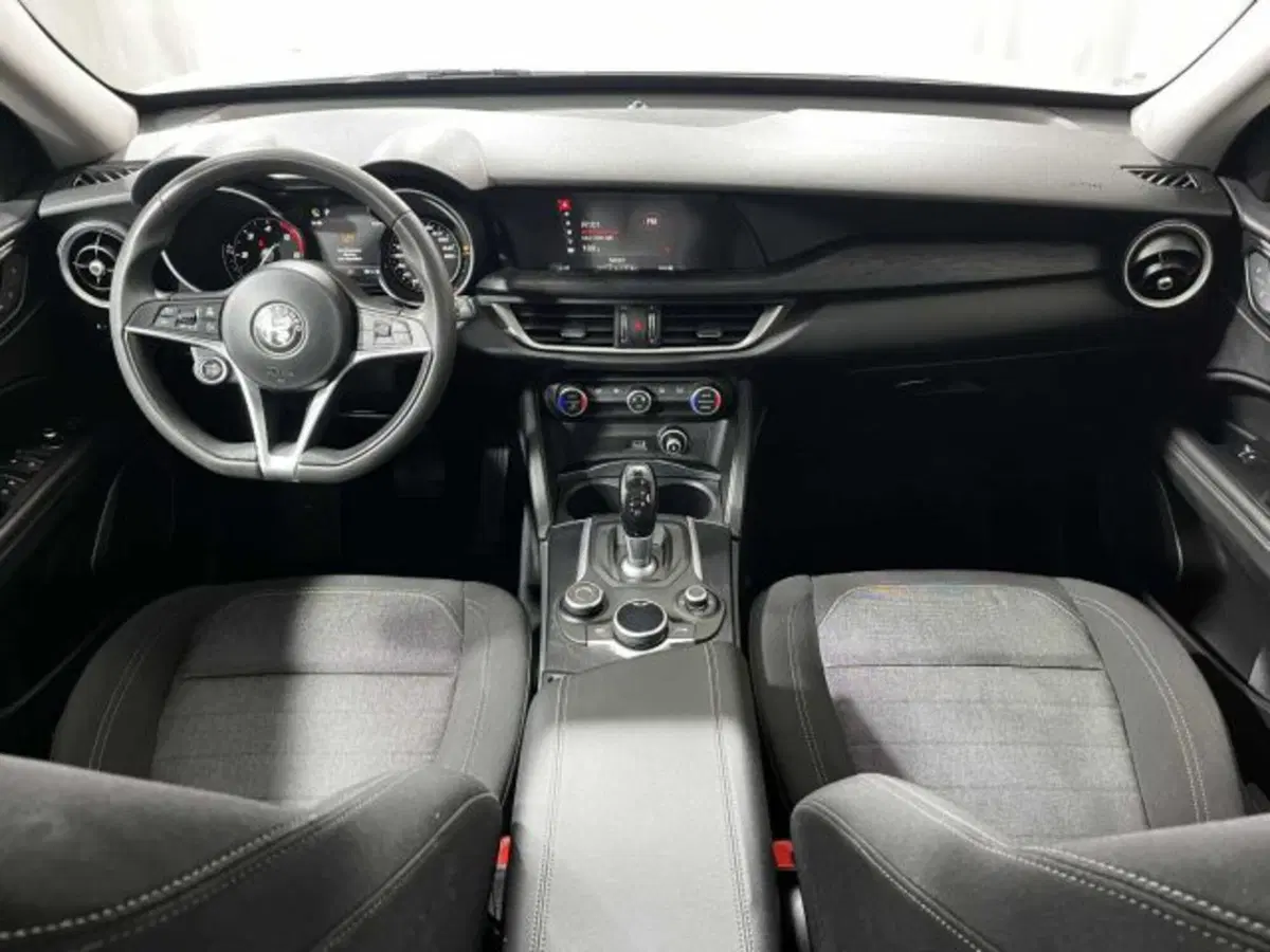 Alfa Romeo Stelvio usata a Sondrio (12)