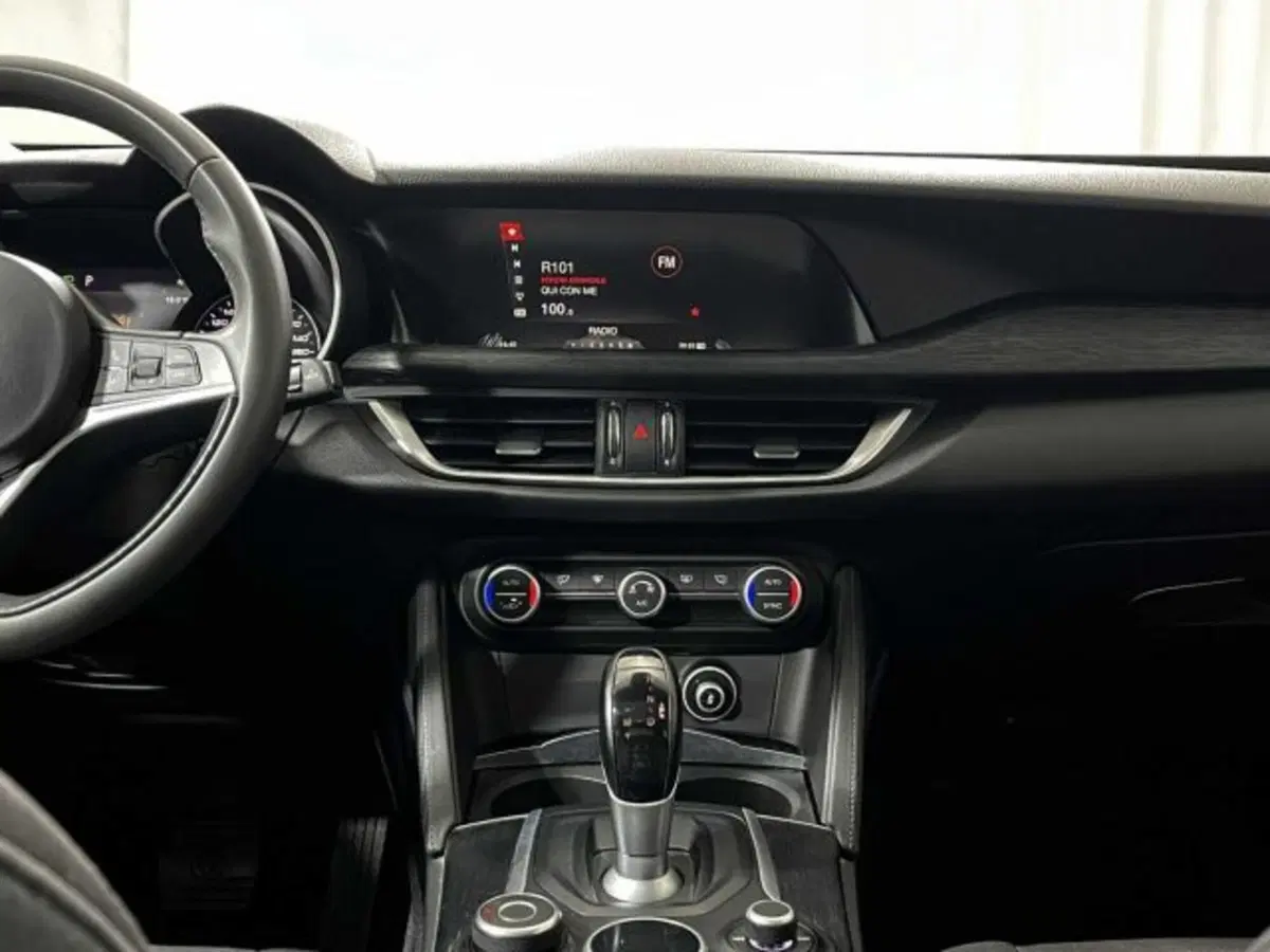 Alfa Romeo Stelvio usata a Sondrio (14)