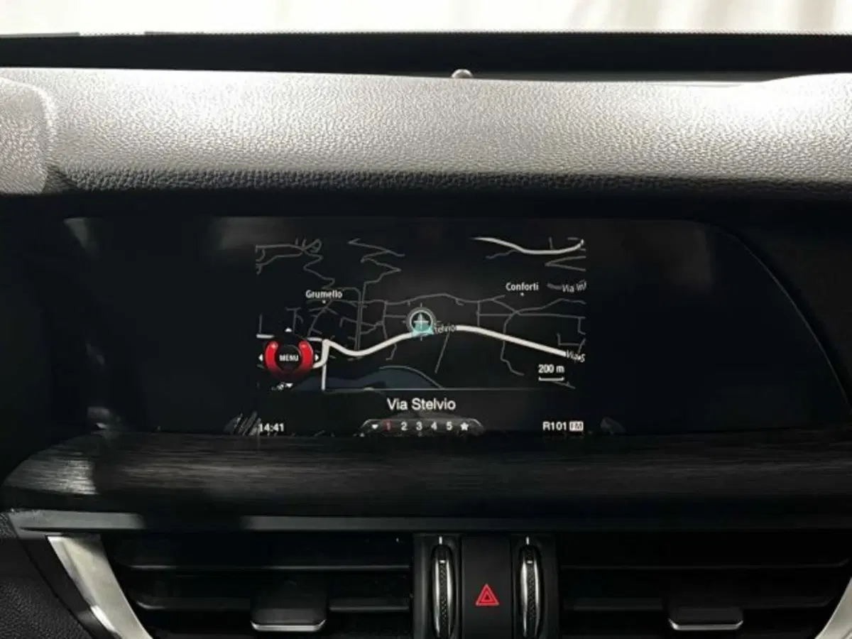 Alfa Romeo Stelvio usata a Sondrio (18)