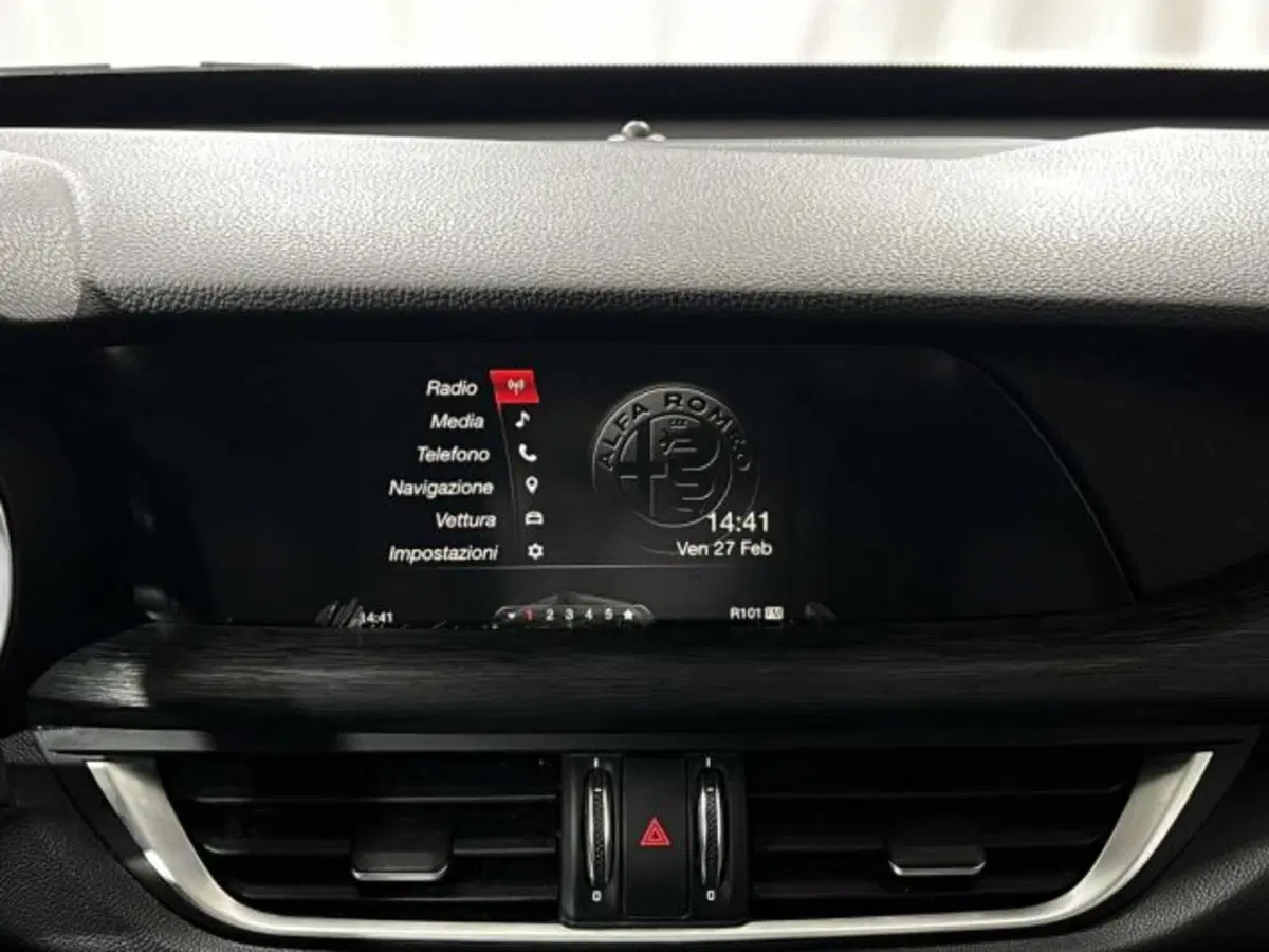 Alfa Romeo Stelvio usata a Sondrio (19)
