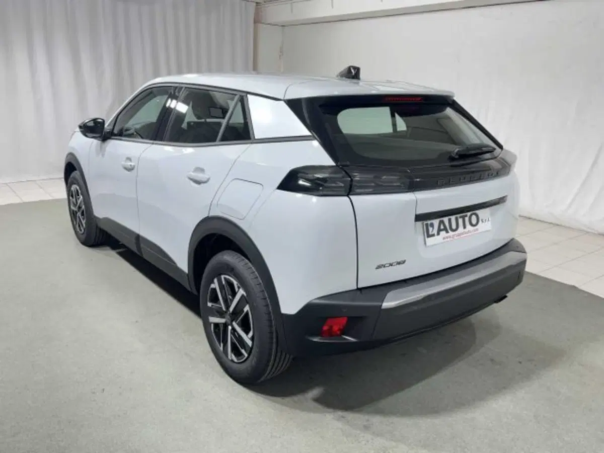 Peugeot 2008 nuova a Sondrio (3)