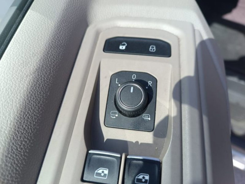 Volkswagen Multivan usata a Vicenza (15)